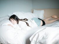 [Photobook] 芽衣 写真集 芽ばえちゃう (Wunder Publishing House)