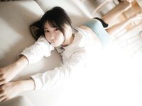 [Photobook] 芽衣 写真集 芽ばえちゃう (Wunder Publishing House)