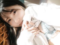 [Photobook] 芽衣 写真集 芽ばえちゃう (Wunder Publishing House)