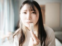 [Photobook] 芽衣 写真集 芽ばえちゃう (Wunder Publishing House)