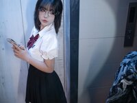 [Cosplay] yuuhui玉汇 – 电梯间-尾行 [154P1V-975MB]