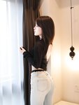 [Cosplay] 汁汁 - 牛仔裤下的虾线黑丝