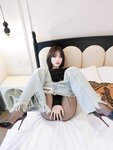 [Cosplay] 汁汁 - 牛仔裤下的虾线黑丝