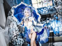 [Cosplay] 蜜汁猫裘 - 鸣潮 坎特蕾拉
