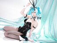 [Cosplay] 星之迟迟 - 初音未来 兔女郎