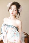 [XR Uncensored] 苏软软 - R18 秀人网模特 新人首秀 鲜花朵朵