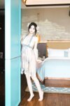[XR Uncensored] 苏软软 - R18 秀人网模特 新人首秀 鲜花朵朵