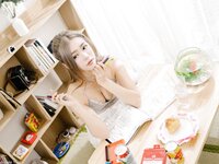 [Cosplay] 凯云 - 短裙