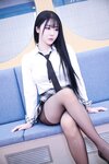 Bomi (보미) - Schoolgirl In The Subway