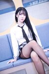 Bomi (보미) - Schoolgirl In The Subway