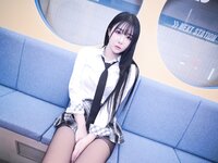 Bomi (보미) - Schoolgirl In The Subway