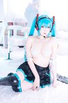 [Cosplay] Shimo 霜月 - Hatsune Miku