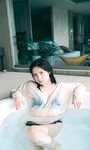 [Photobook] 2024.07.22 【大増量】桃月なしこ写真集「ENJOY SUMMER」 (週プレ PHOTO BOOK)