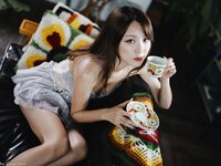 [Cosplay] Ashley - 紫色吊带