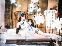 [Cosplay] 羽生三未 - 瓶儿 青花瓷旗袍