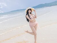 [Cosplay] 黏黏团子兔 - 2025年07月作品『粉红假日』[97P3V-2.17GB]