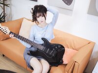 [Cosplay] Mimi Hanyu 羽生三未 - Guitar Sister 吉他妹妹