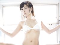 [Photobook] Evolved Gravuer 金子智美 写真集『濡れた美ボディ』(ラビリンス)