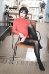 [Cosplay] 面饼仙儿 - 皮裤连体红毛衣
