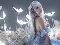 [Cosplay] Xiao Wanneng 小完能干脆面 - Emilia 爱蜜莉雅