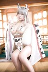 [Cosplay] Niyeye 白烨烨 - Sexy Cow 色牛牛