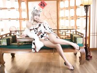 [Cosplay] Niyeye 白烨烨 - Sexy Cow 色牛牛
