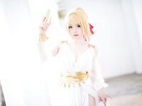 [Cosplay] 焖焖碳 FGO 尼禄睡裙