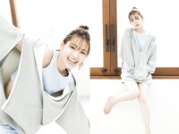 [Photobook] 中村里帆 写真集『Attention, please』YJ PHOTO BOOK