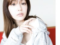 [Photobook] 中村里帆 写真集『Attention, please』YJ PHOTO BOOK