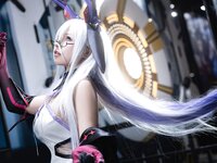 [Cosplay] Shazhufan 傻猪凡 - Silver Feather 银羽