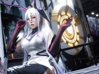 [Cosplay] Shazhufan 傻猪凡 - Silver Feather 银羽