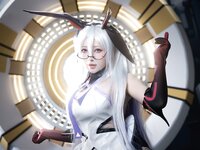 [Cosplay] Shazhufan 傻猪凡 - Silver Feather 银羽