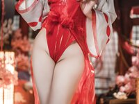 [Cosplay] Natsuko夏夏子 - 碧蓝航线 大山巫女兔 [70P-414MB]