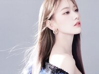 [Photobook] Sakura Miyawaki 宮脇 咲良 - Graduation Visual Booklet