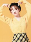 [Photobook] Sakura Miyawaki 宮脇 咲良 - Graduation Visual Booklet