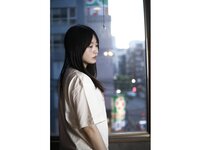 [Photobook] 斉藤静 セミヌード写真集 密室 大きなお尻に理想のオディライン どこかえっちな雰囲気を纏ったセクシーな美女があなたを禁断の世界へ
