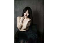 [Photobook] 斉藤静 セミヌード写真集 密室 大きなお尻に理想のオディライン どこかえっちな雰囲気を纏ったセクシーな美女があなたを禁断の世界へ