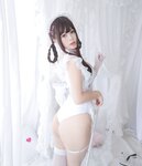 [Cosplay] Niyeye 白烨烨 - Feast for Eyes 秀色可餐