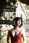 [Photobook] 新藤まなみ　Ｑｕｅｅｎｓ　オール未公開スペシャルＥｄｉｔｉｏｎ　ｖｏｌ．１　ＦＲＩＤＡＹデジタル写真集