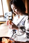 [Photobook] 新藤まなみ　Ｑｕｅｅｎｓ　オール未公開スペシャルＥｄｉｔｉｏｎ　ｖｏｌ．３　ＦＲＩＤＡＹデジタル写真集
