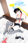 ヤンマガWeb 2021.04.06 東雲うみが水着で大道芸【無料分】