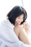 [Photobook] 坂ノ上茜　グラから見るか？エモから見るか？　ヤンマガデジタル写真集