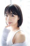 [Photobook] 坂ノ上茜　グラから見るか？エモから見るか？　ヤンマガデジタル写真集