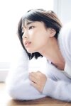 [Photobook] 坂ノ上茜　グラから見るか？エモから見るか？　ヤンマガデジタル写真集