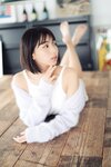[Photobook] 坂ノ上茜　グラから見るか？エモから見るか？　ヤンマガデジタル写真集