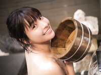 [Photobook] 峮峮2nd写真集「QUNing」