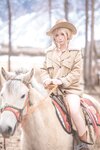 [Cosplay] 小和甜酒 骑马 猎人 [59P1V-682MB]