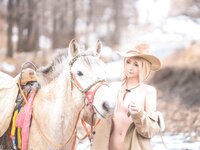 [Cosplay] 小和甜酒 骑马 猎人 [59P1V-682MB]