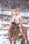 [Cosplay] 小和甜酒 骑马 猎人 [59P1V-682MB]