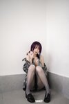 [Cosplay] 柒柒要乖哦 小灰兔 [70P1V-939MB]